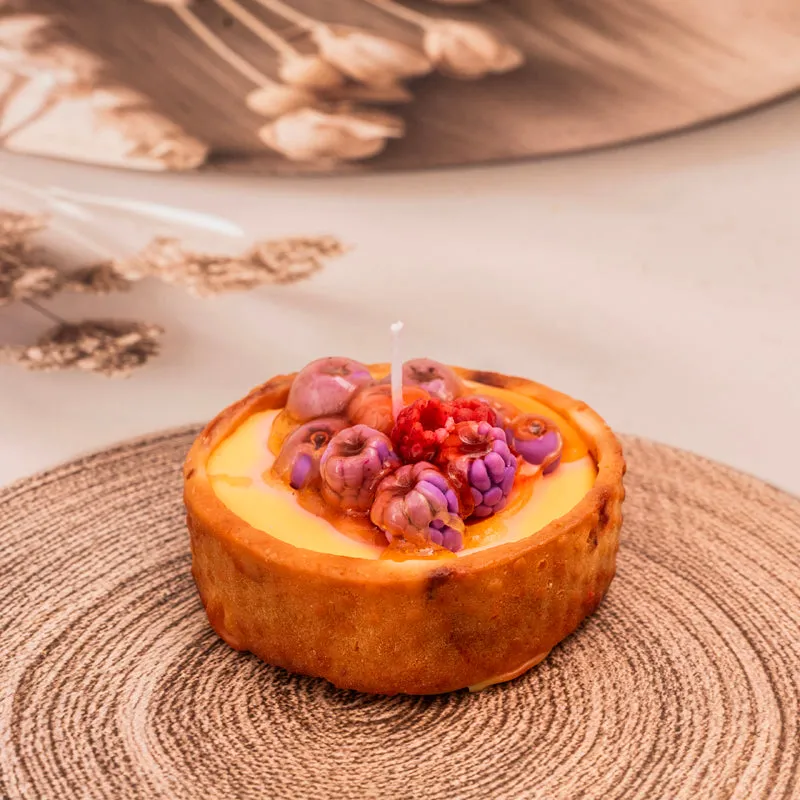 Berry Cheese Cake Scented Candle - Strawberry media 2