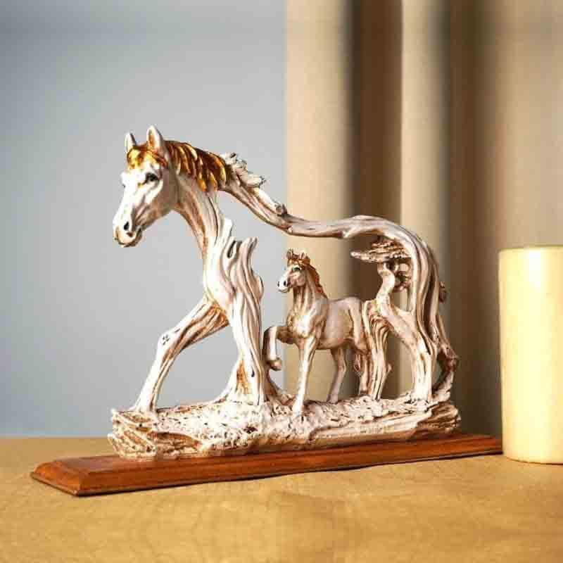 Racing Horses Showpiece image 3
