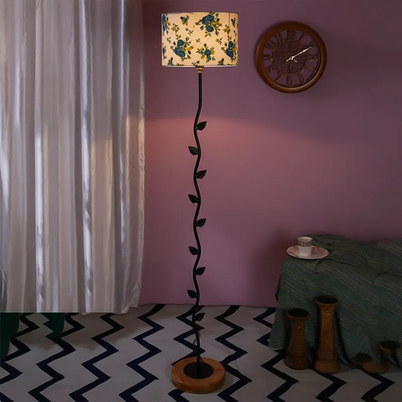 Tree Talks Floor Lamp media 1