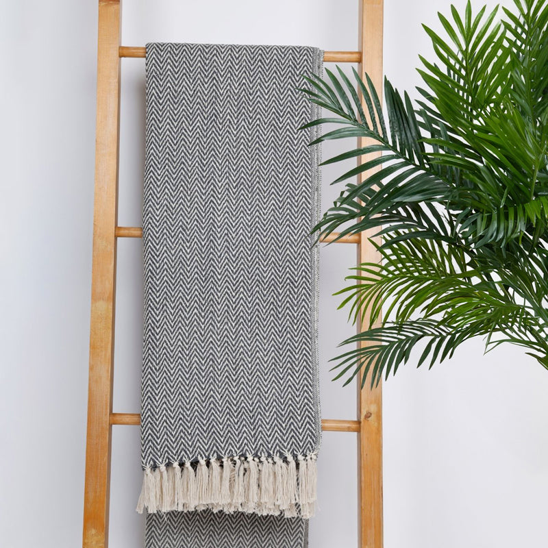 Oat Knot Throw - Grey media 6