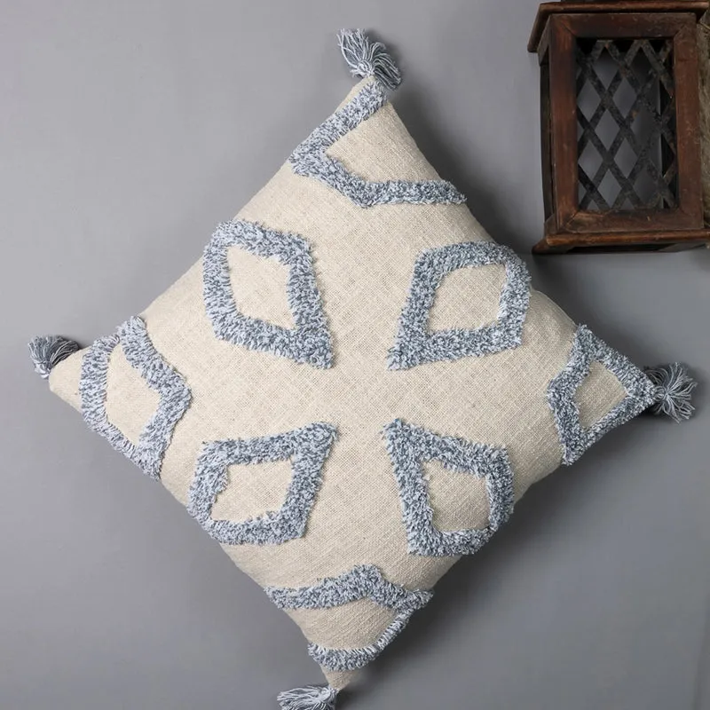 Earthloop Tufted Cushion Cover media 4