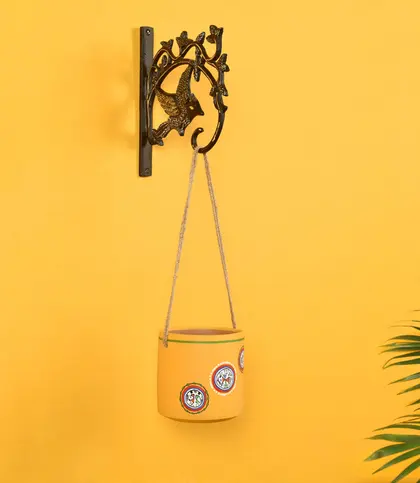 Metal · Terracotta