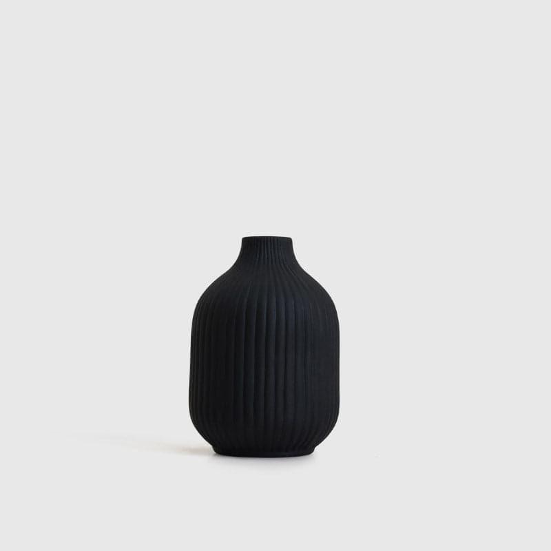 Nezi Vase - Black media 3
