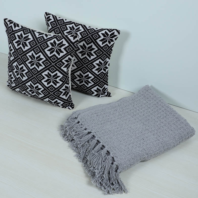 Eurus Cotton Throw & Cushion - Three Piece Set media 3