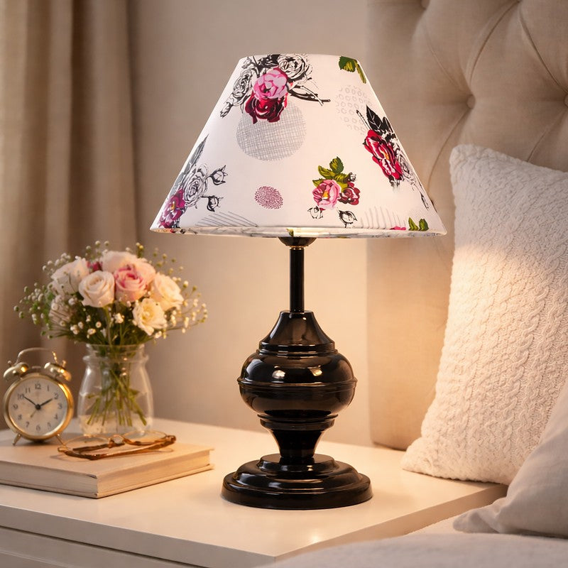 BlossomTwist Metal Table Lamp