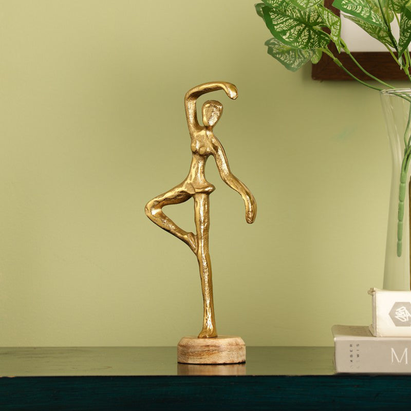 Balance Within Showpiece