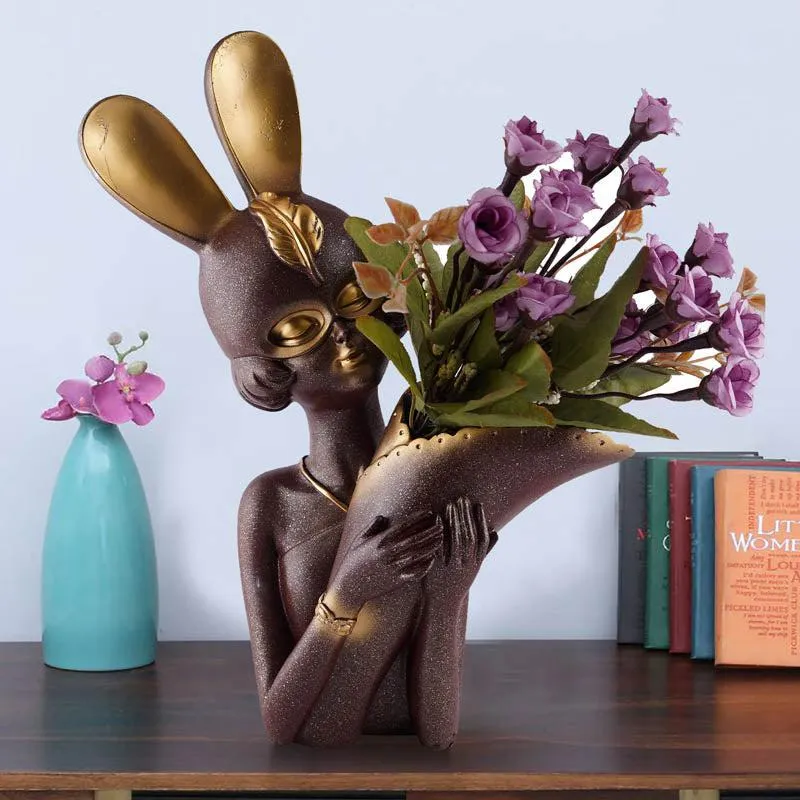 Thaisa Polyresin Vase - Coffee & Gold media 1