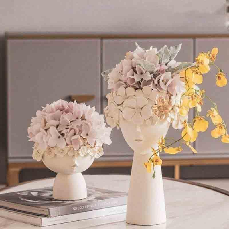 Lucky Lips Face Planter media 3