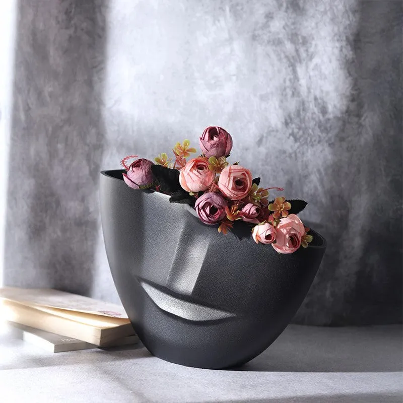 The amused Face Vase media 1