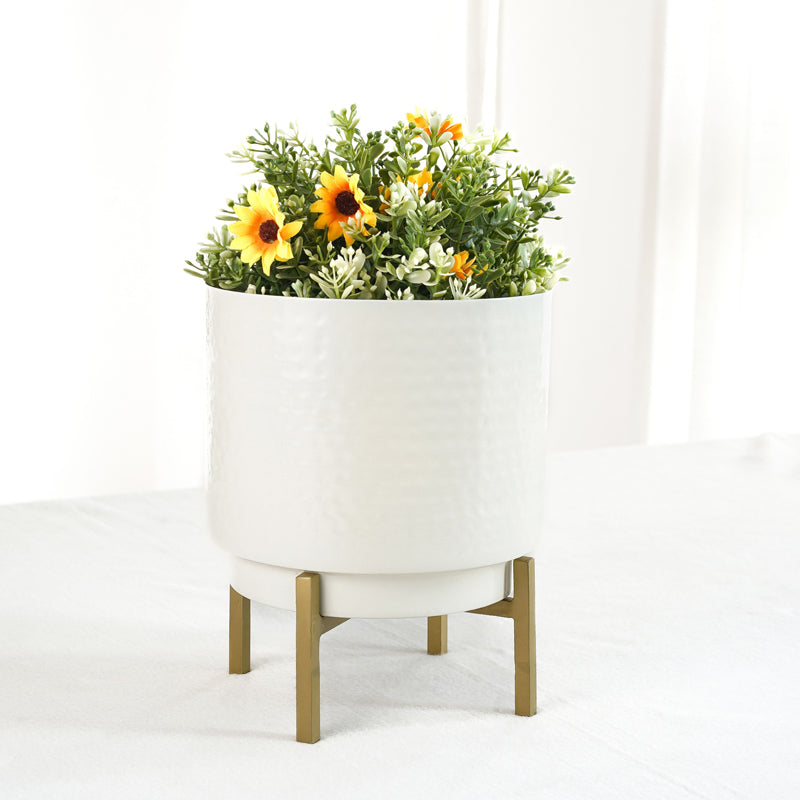 Carya Hammered Planter media 2