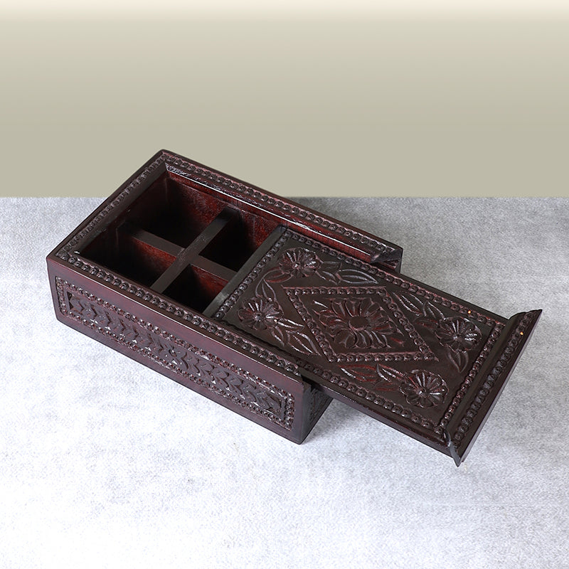 Layra Mango Wood Masala Box