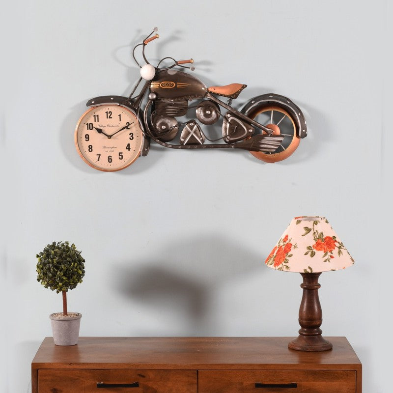 Jawa Dial Feature Accent Metal Wall Clock