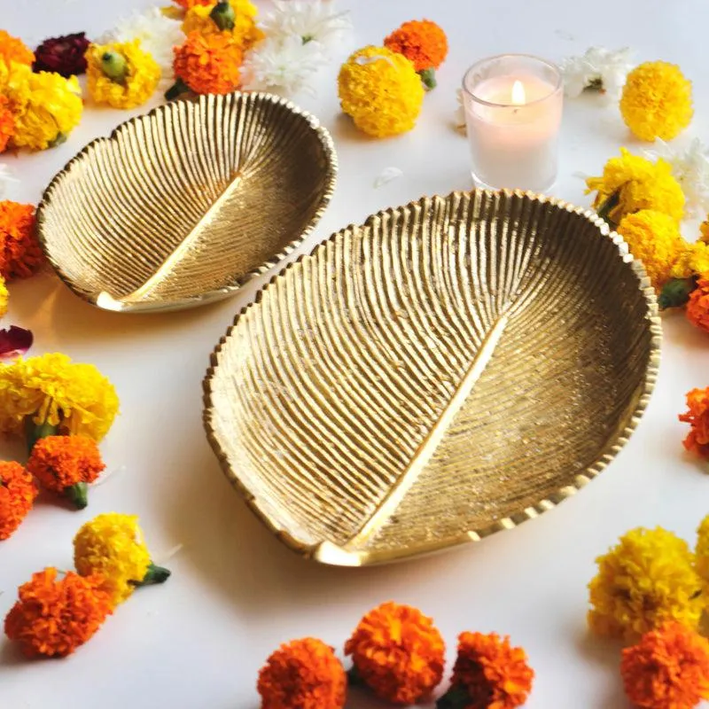 Festive Leafy Aluminum Platter - Set of Two media 1