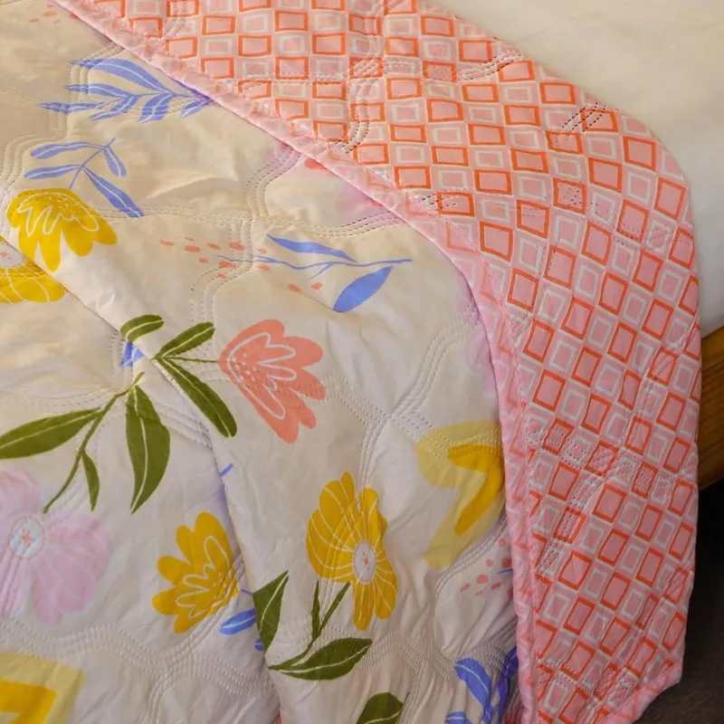 GardenWhisper Reversible Comforter - 220 GSM media 4