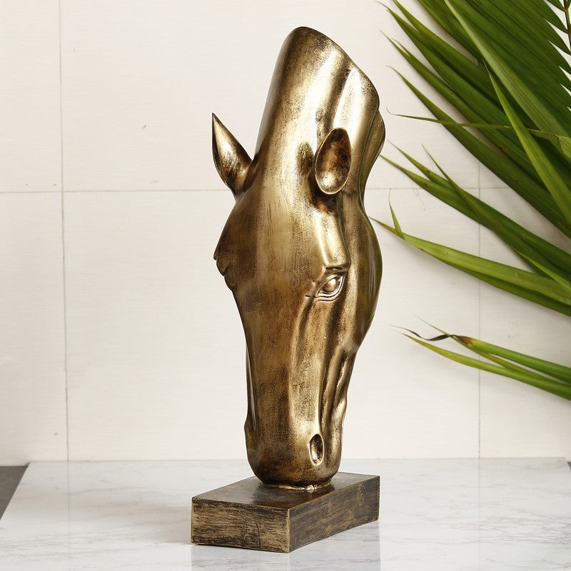 Gallant Grace Horse Showpieces