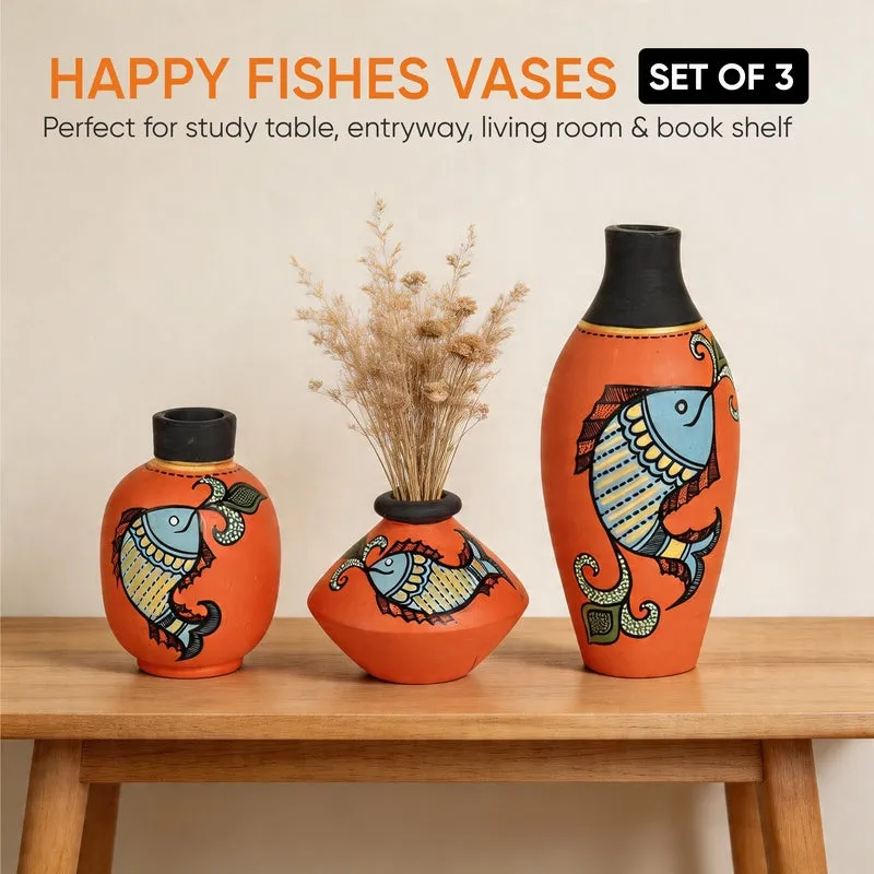 Durrah Machli Terracotta Vase - Set of Three media 9