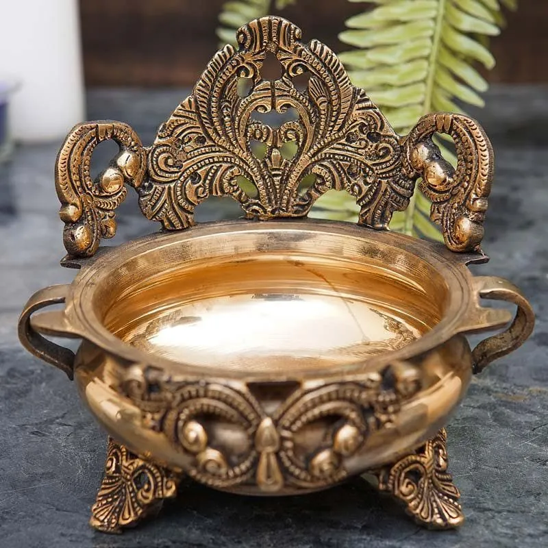 Regal Throne Urli media 1