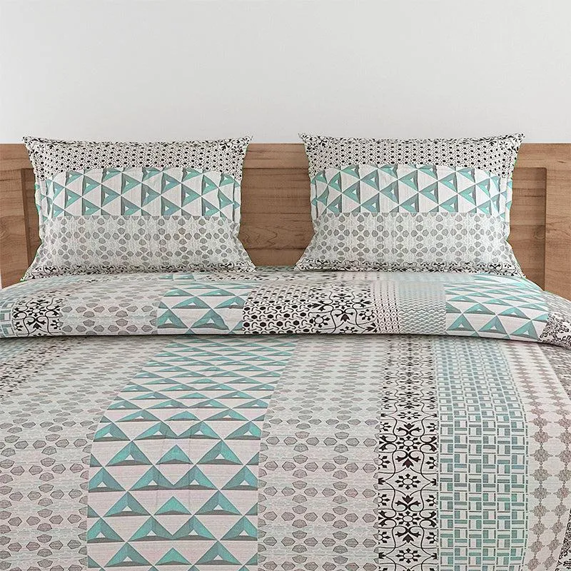 Swayam Ara Geometric Bedding Set media 3