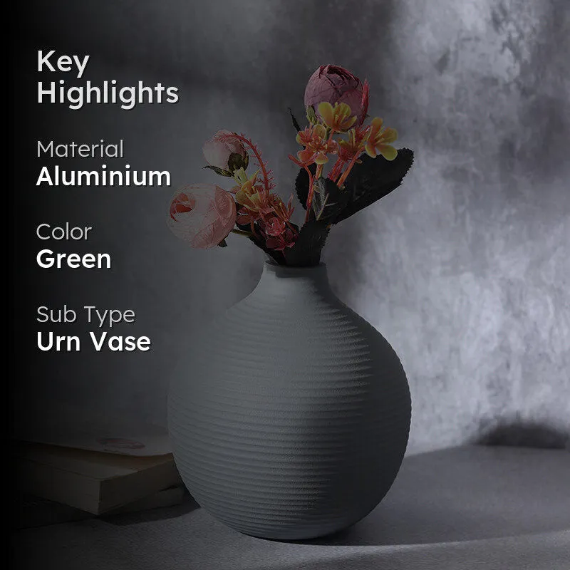 Vesare Curve Aluminium Vase - Mint Green media 2
