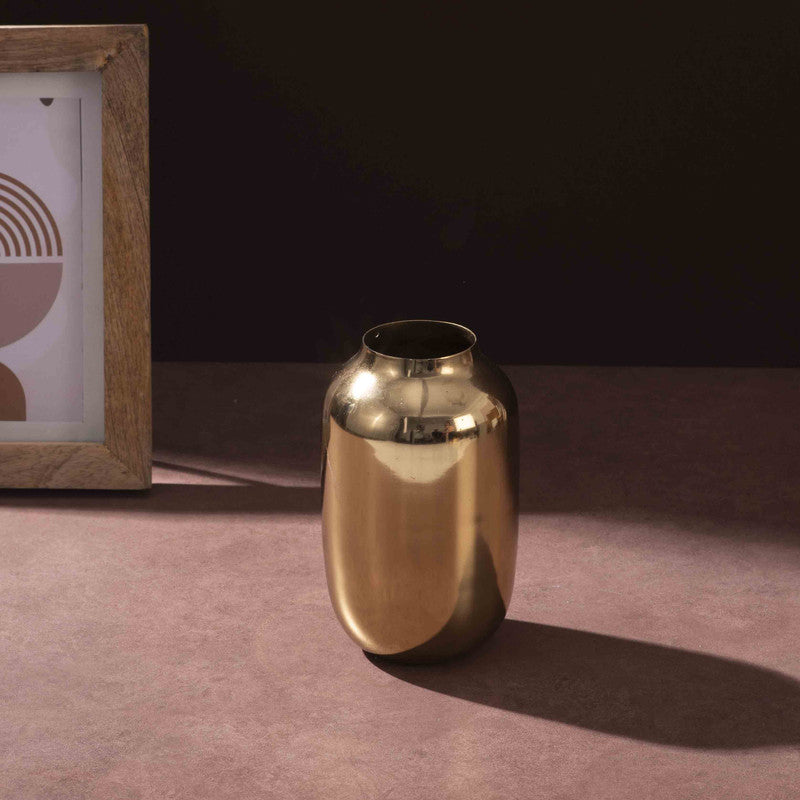 Luxera Iron Vase media 3
