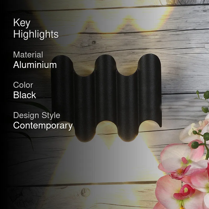 Curva Aluminium Wall Lamp media 2