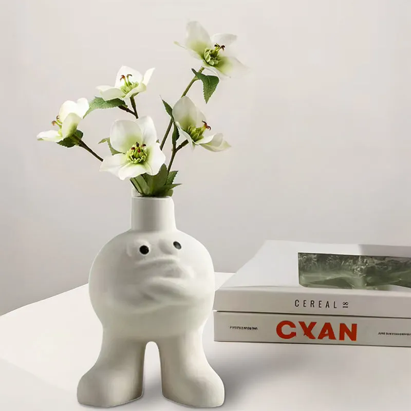 The Quirkle Porcelain Vase media 1