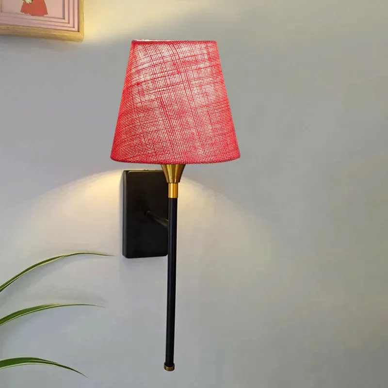 Nivaro Metal Wall Lamp media 1