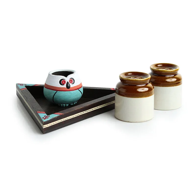 Four-piece ceramic seasoning set with two shakers, owl holder and triangular tray