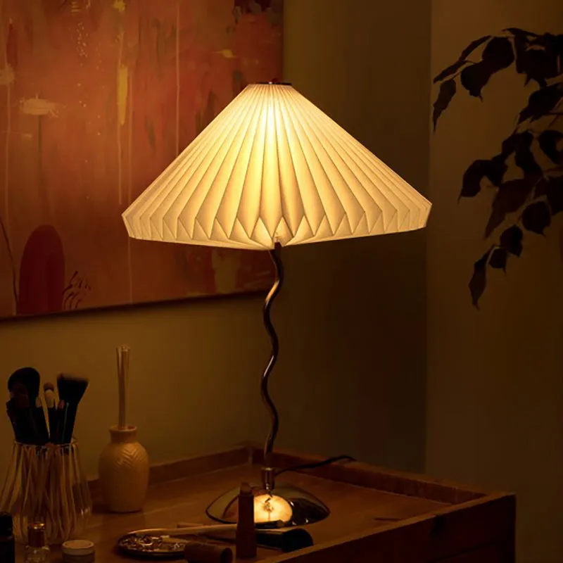Fig Living Wavy Table Lamp - Ivory,Silver media 7