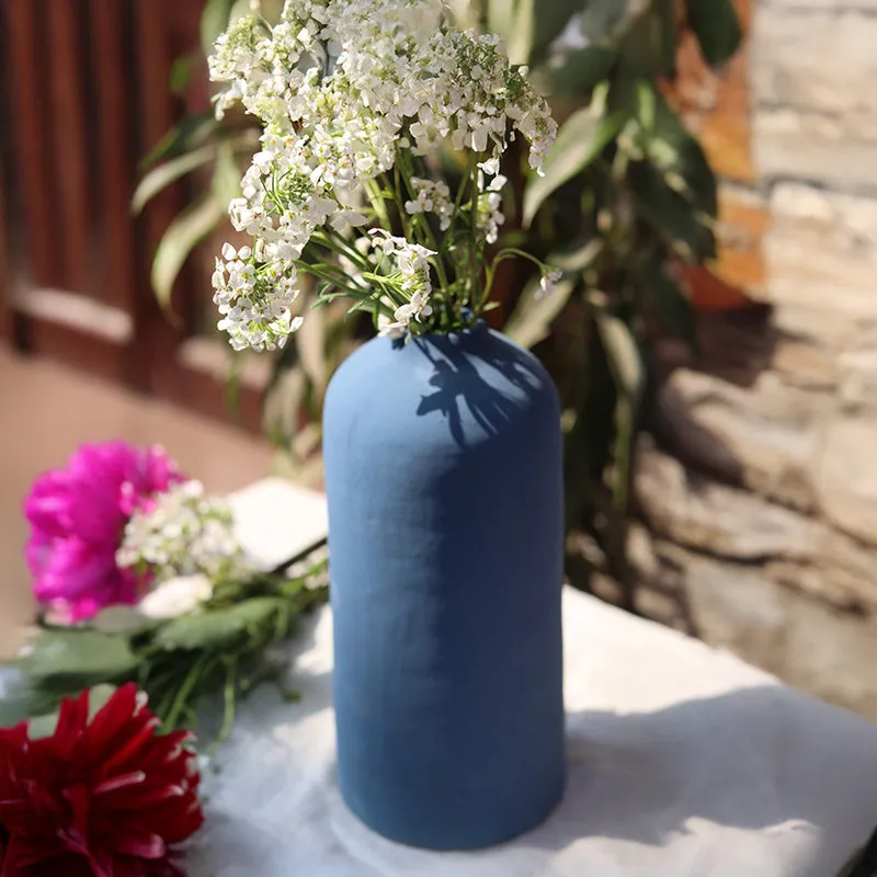 Erminia Ceramic Vase media 1