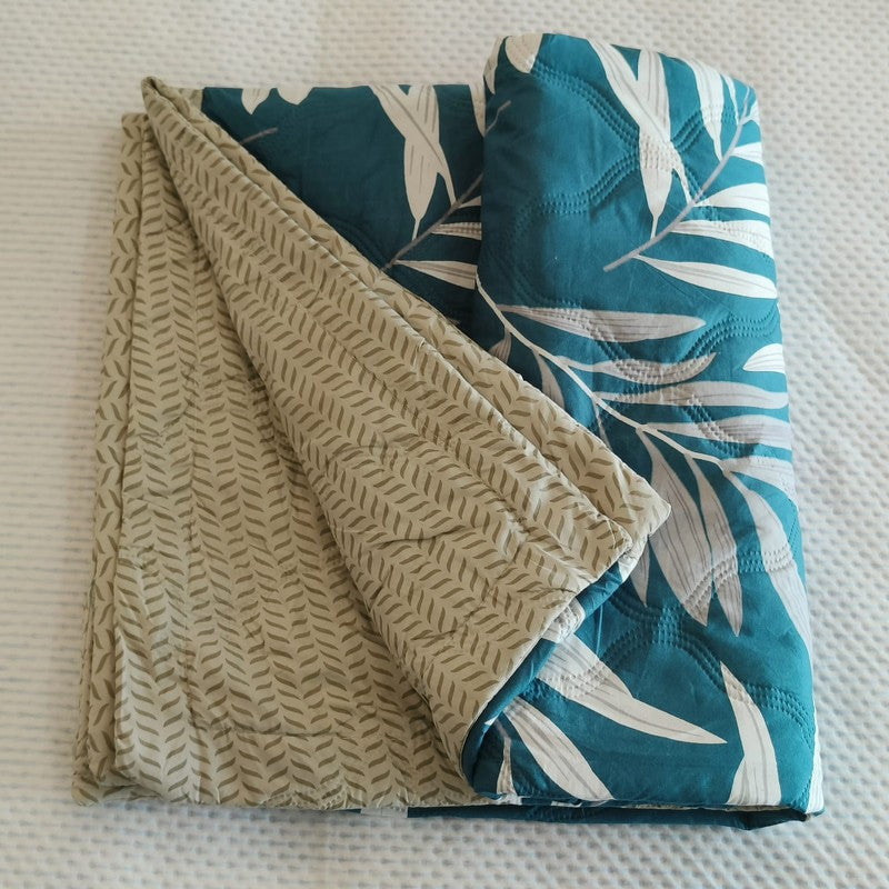 Softhaven Floral Cotton Comforter (Blue) - 300 GSM media 4