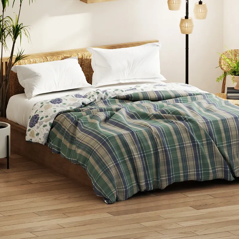Graham Revesible Geometric Comforter (Green) - 120 GSM media 1
