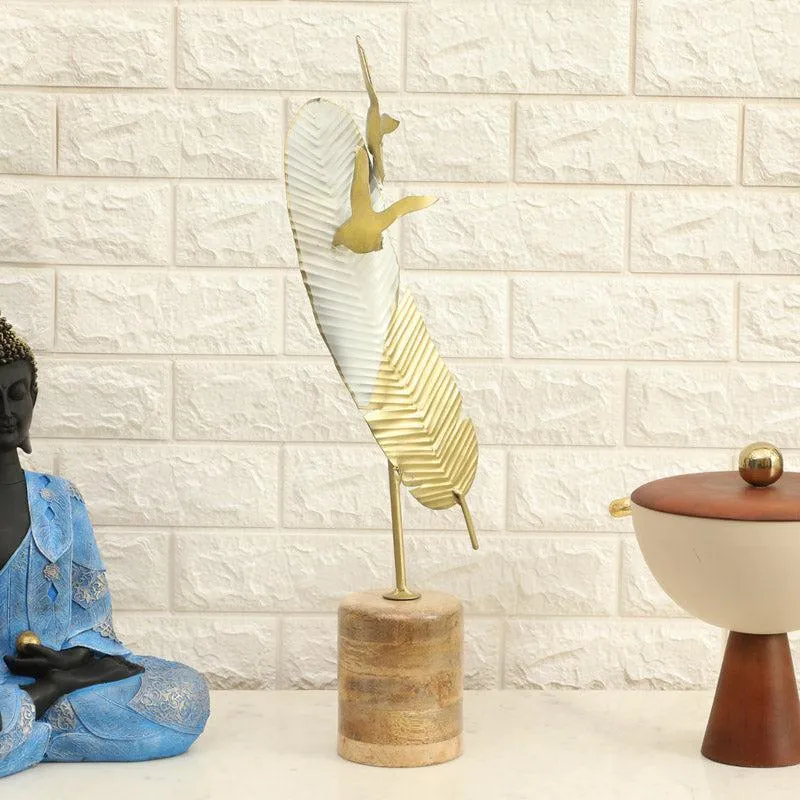 Damir Abstract Showpiece media 1