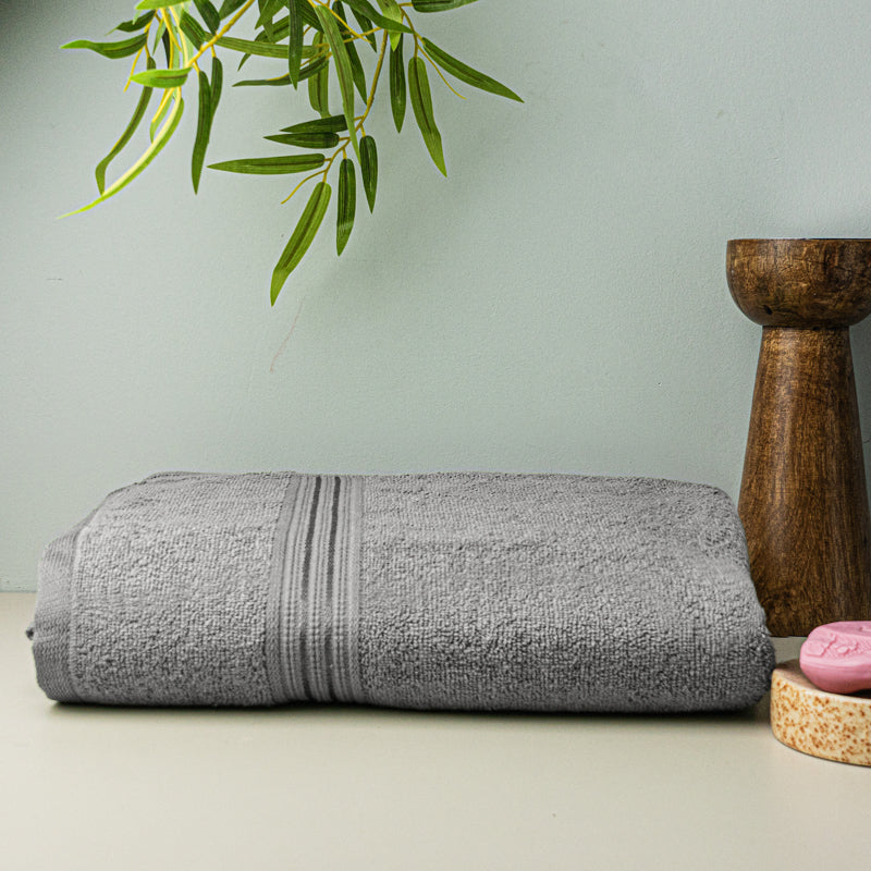 Micro Cotton LuxeDry Solid Bath Towel - Grey media 3