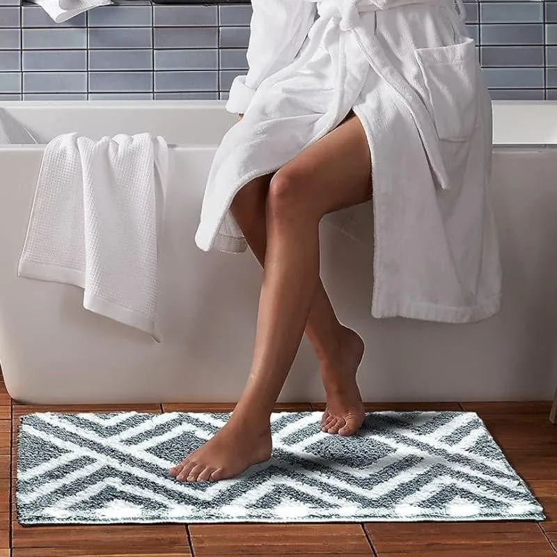 Luxe Plush Bathmat - Grey media 3