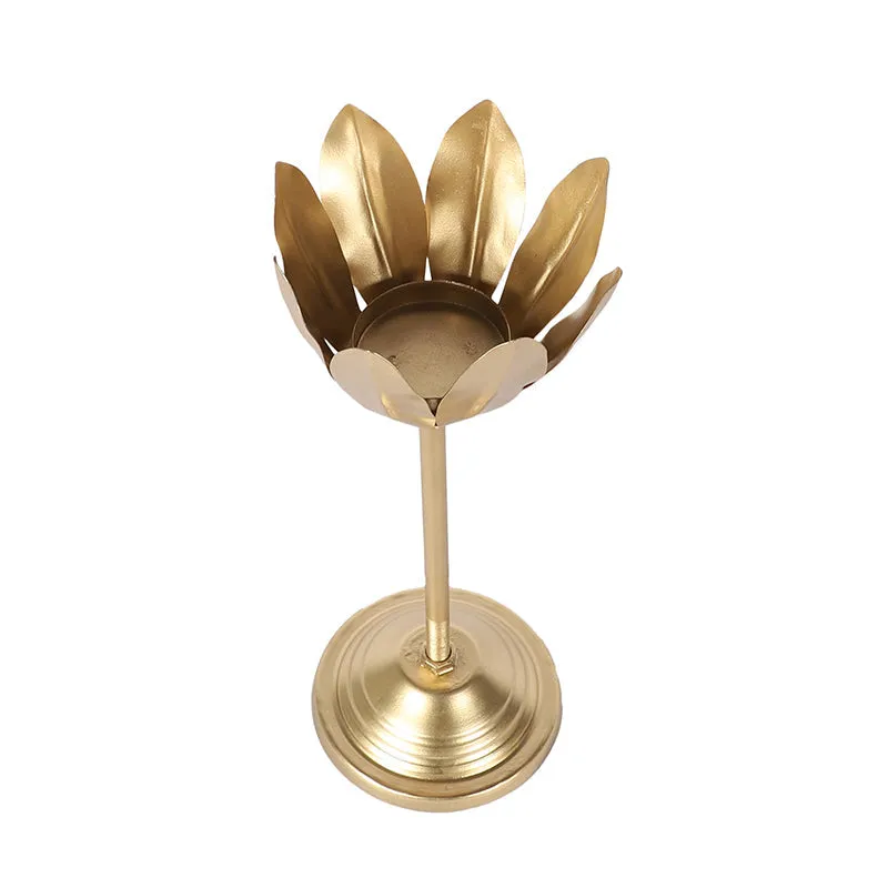 Lotus Lumière Candle Holder - Set Of Three media 3