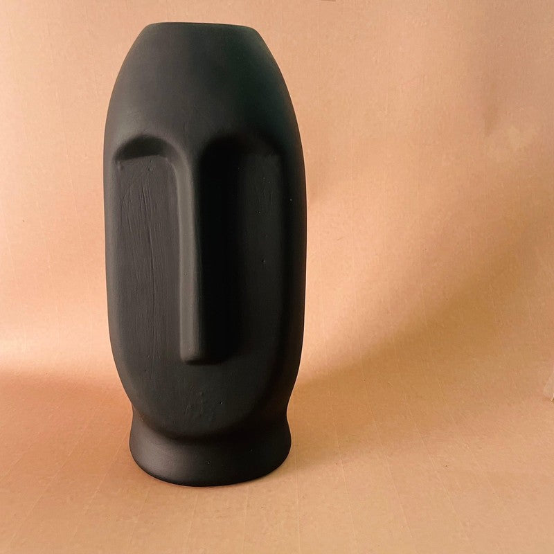Morrigan Vase - Black media 4