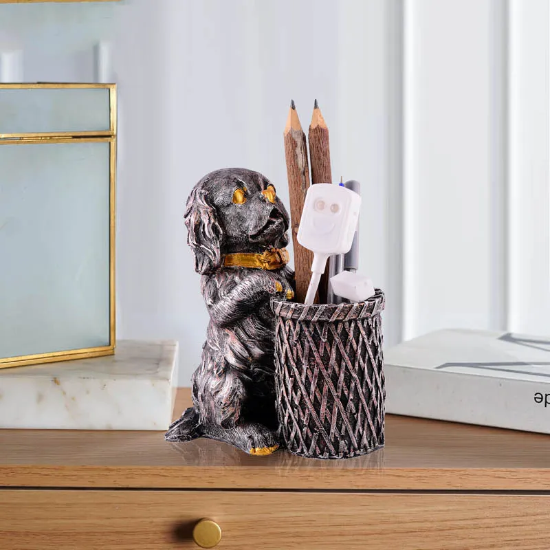 The Pawfect Painted Polyresin Pen Stand media 1