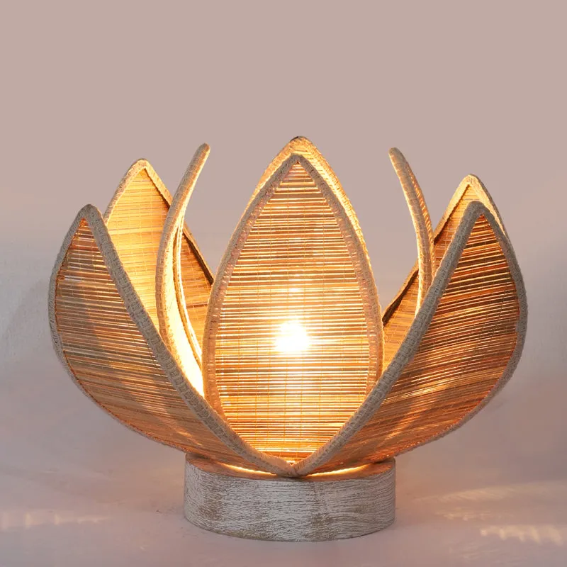 Lumorae Bamboo Rose Table Lamp - Beige media 4