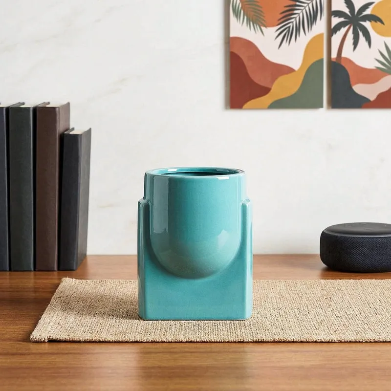 Ugaoo Minimalica Ceramic Planter - Green media 1