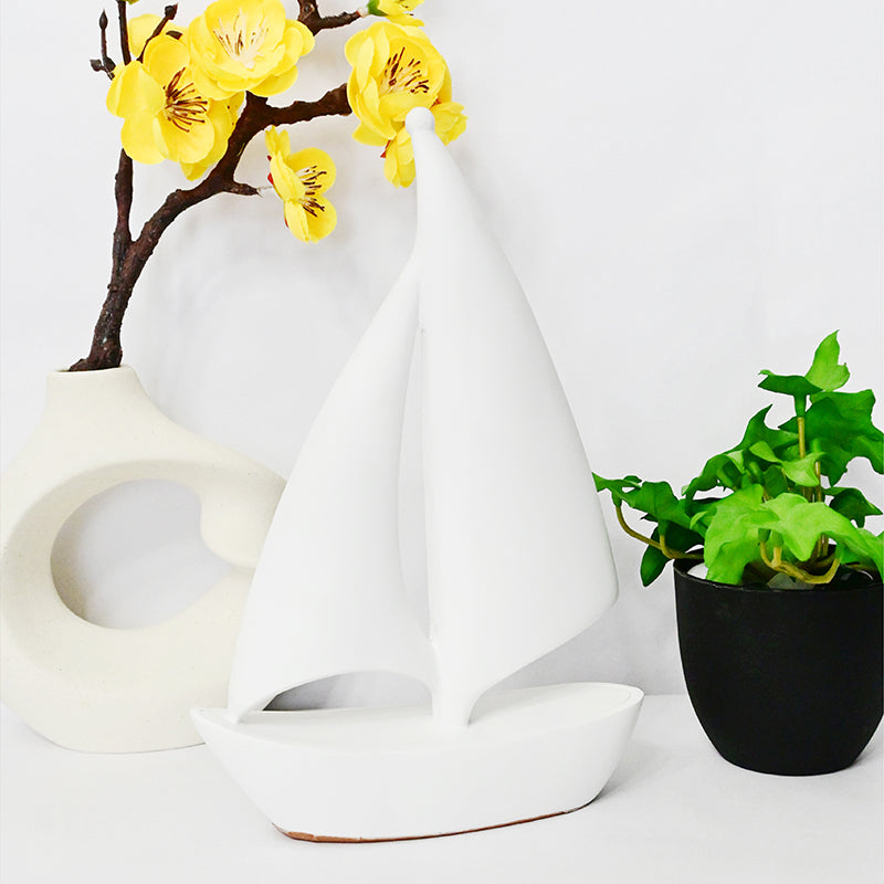 Sailor's Life Showpiece - White media 4