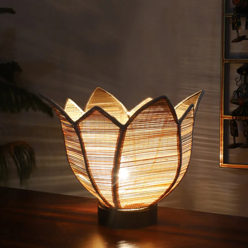 Naturae Bamboo Petal Curve Table Lamp - Beige media 1