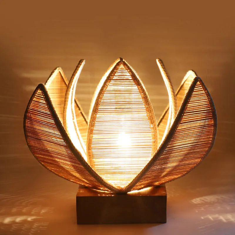 Wovara Bamboo Rose Edge Table Lamp - Beige media 5