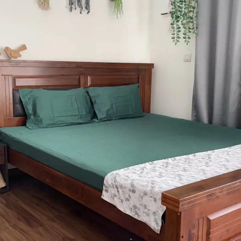 Moonweave Solid Cotton Bedsheet (Dark Green) - 400 TC media 4