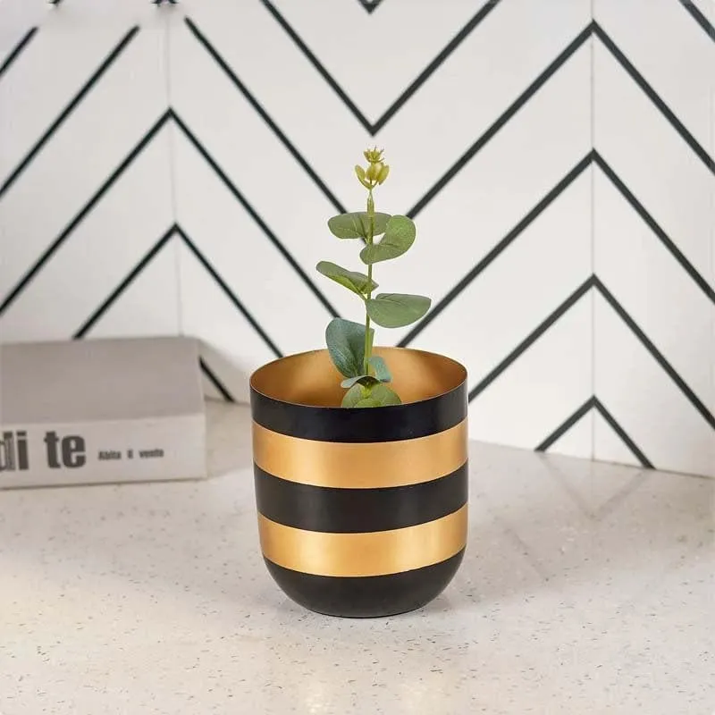 Synchrona Ribbed Table Planter media 3