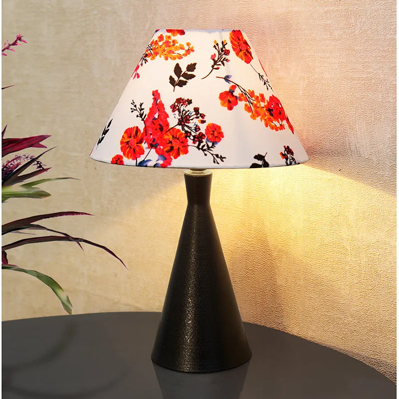 Neux Fleura Metal Table Lamp media 1