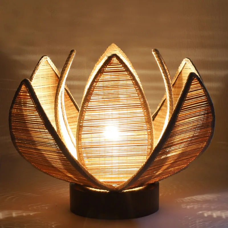 Aurelix Bamboo Rose Table Lamp - Beige media 5