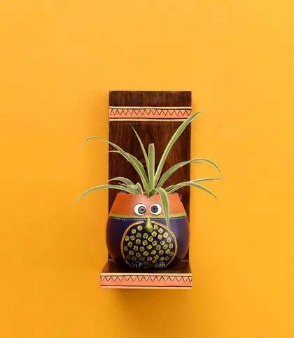 Terracotta · Wood