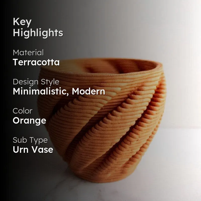 Shanaya Twisted Vase media 2