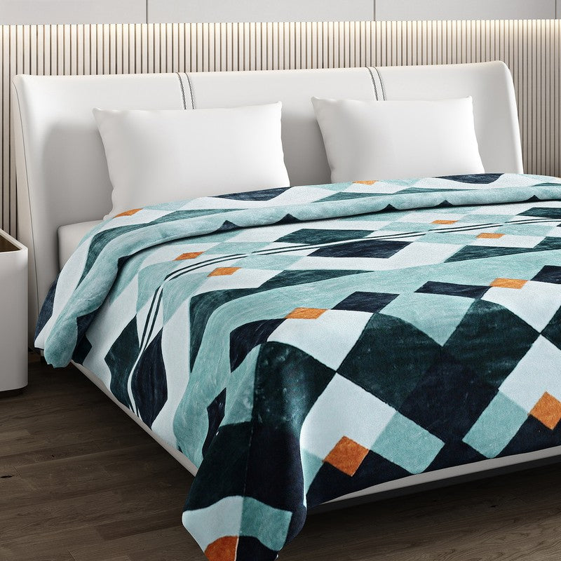 Monte Carlo Aqua Mosaic Blanket - 550 GSM media 4